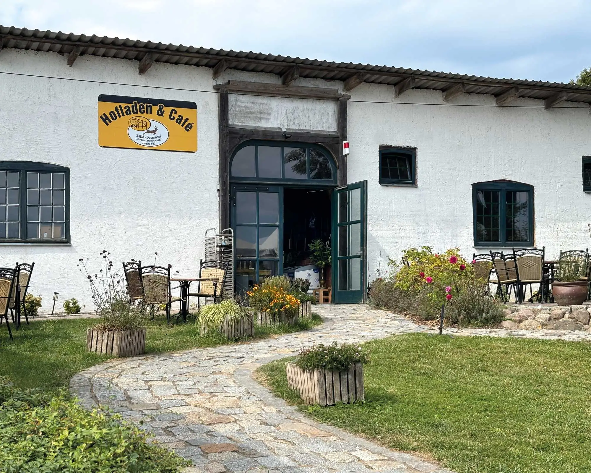 Eingang Hofladen und Café