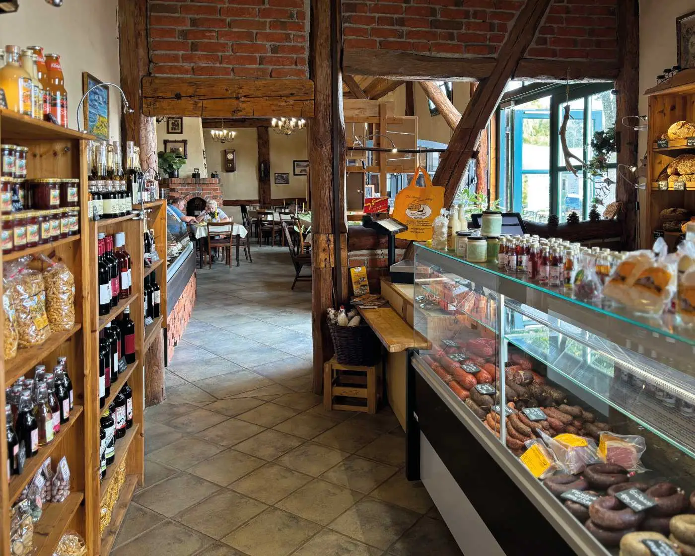 Hofladen mit Fleischtheke