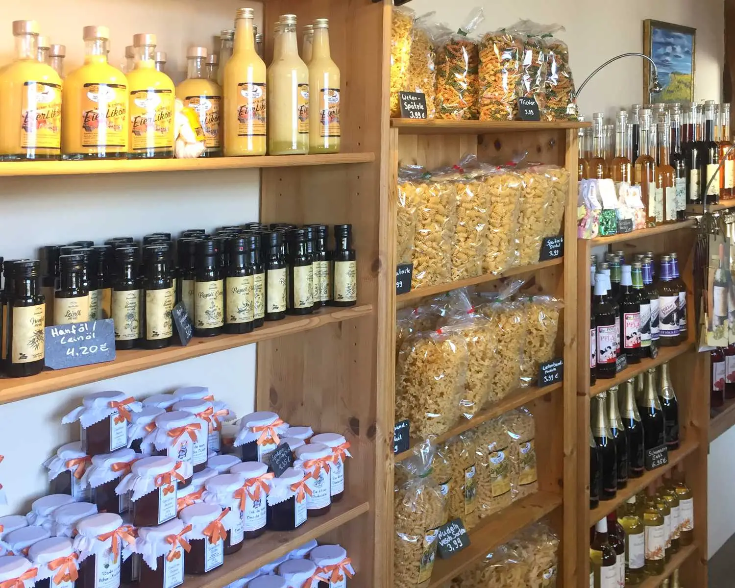 Produktschrank im Hofladen